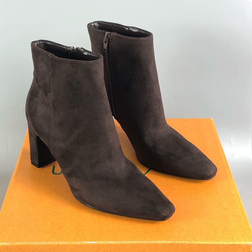 Unisa Dark Brown Suede Pointed-Toe Ankle Booties Size 6.5M